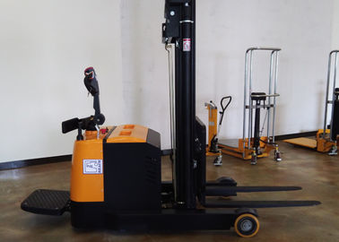 Electric Driving Stacker Forklift Truck Lifting Height 5500mm Low Vibration