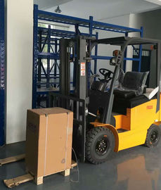 AC / DC Type Electric Forklift Truck 2000kg With Full Free Lifting 3280kg Service Weight