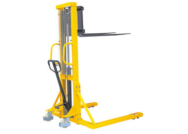0.5 Ton Manual Straddle Pallet Stacker With Adjustable Forks Yellow Color
