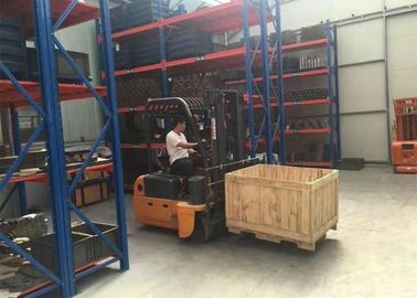 1600kg Electric Forklift Truck For Long Material , 4-Directional Narrow Aisle Forklift